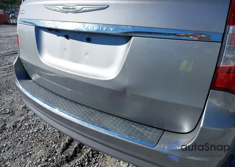 2013 Chrysler Town & Country Touring из США, поврежденный, VIN 2C4RC1BG5DR674817